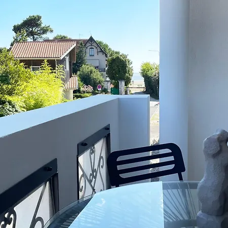 Two-bedroom Apartment, Sea Proximity 兰顿