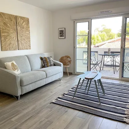 Two-bedroom Apartment, Sea Proximity 公寓 *