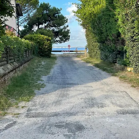 Two-bedroom Apartment, Sea Proximity Lanton