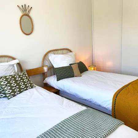 Two-bedroom Apartment, Sea Proximity Lanton