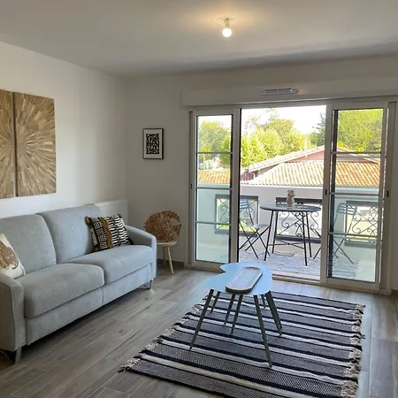 Two-bedroom Apartment, Sea Proximity