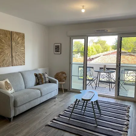 公寓 Two-bedroom Apartment, Sea Proximity *